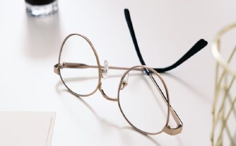 A Guide to Choosing the Right Pair of Glasses0